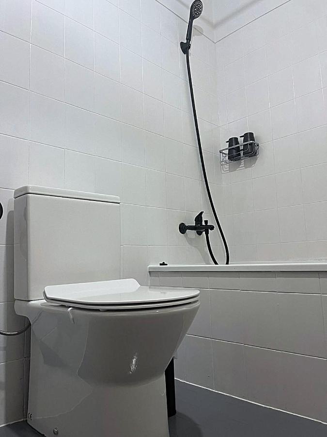 Rooms 10 Mins Walk From Train Station! Agualva-Cacem Bagian luar foto