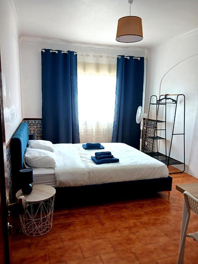 Rooms 10 Mins Walk From Train Station! Agualva-Cacem Bagian luar foto
