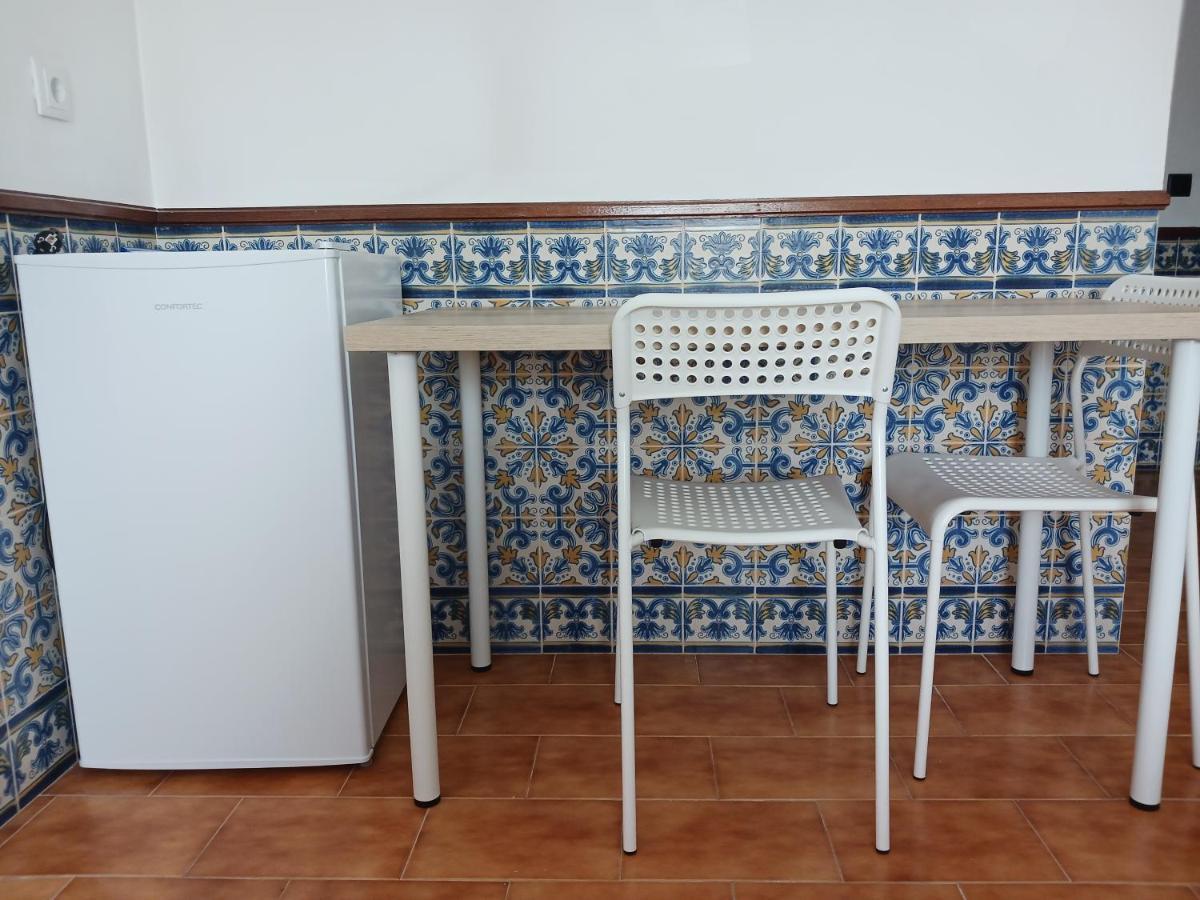 Rooms 10 Mins Walk From Train Station! Agualva-Cacem Bagian luar foto