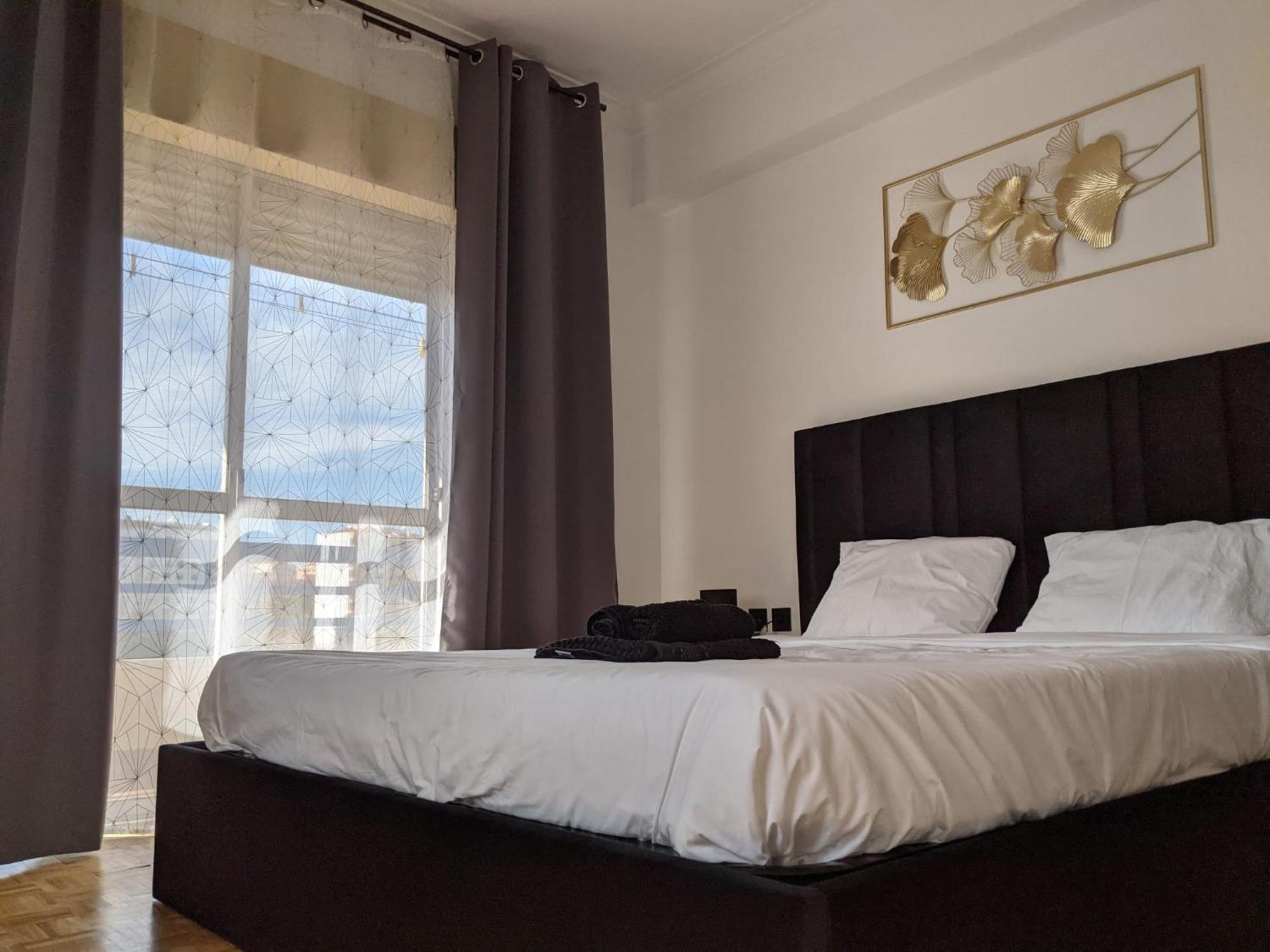 Rooms 10 Mins Walk From Train Station! Agualva-Cacem Bagian luar foto